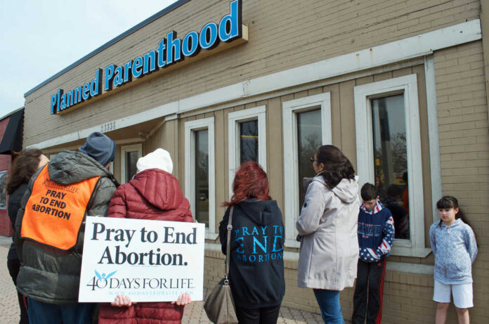 Planned,Parenthood,,Ferndale,,Michigan,,Usa,-,March,24,,2017:,Planned