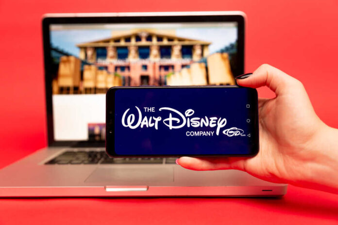 26,08,2019,Tula:,Walt,Disney,Logo,On,The,Phone